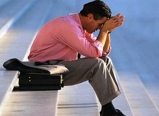 成人脸上的白癜风会有哪些伤害