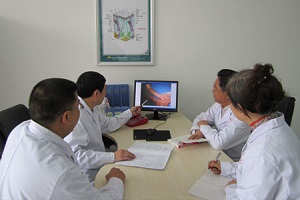 如何区分白癜风与白化病