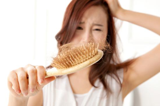 好吓人,得了白癜风头发都掉了